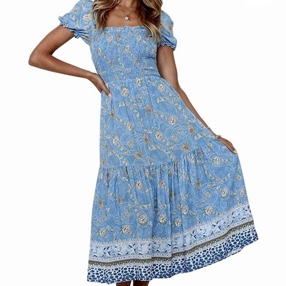 Zesica Dresses & Skirts - NEW Zesica floral smocked maxi dress